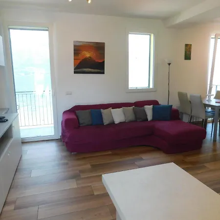 Haus Am See Сasa de vacaciones Porto Valtravaglia